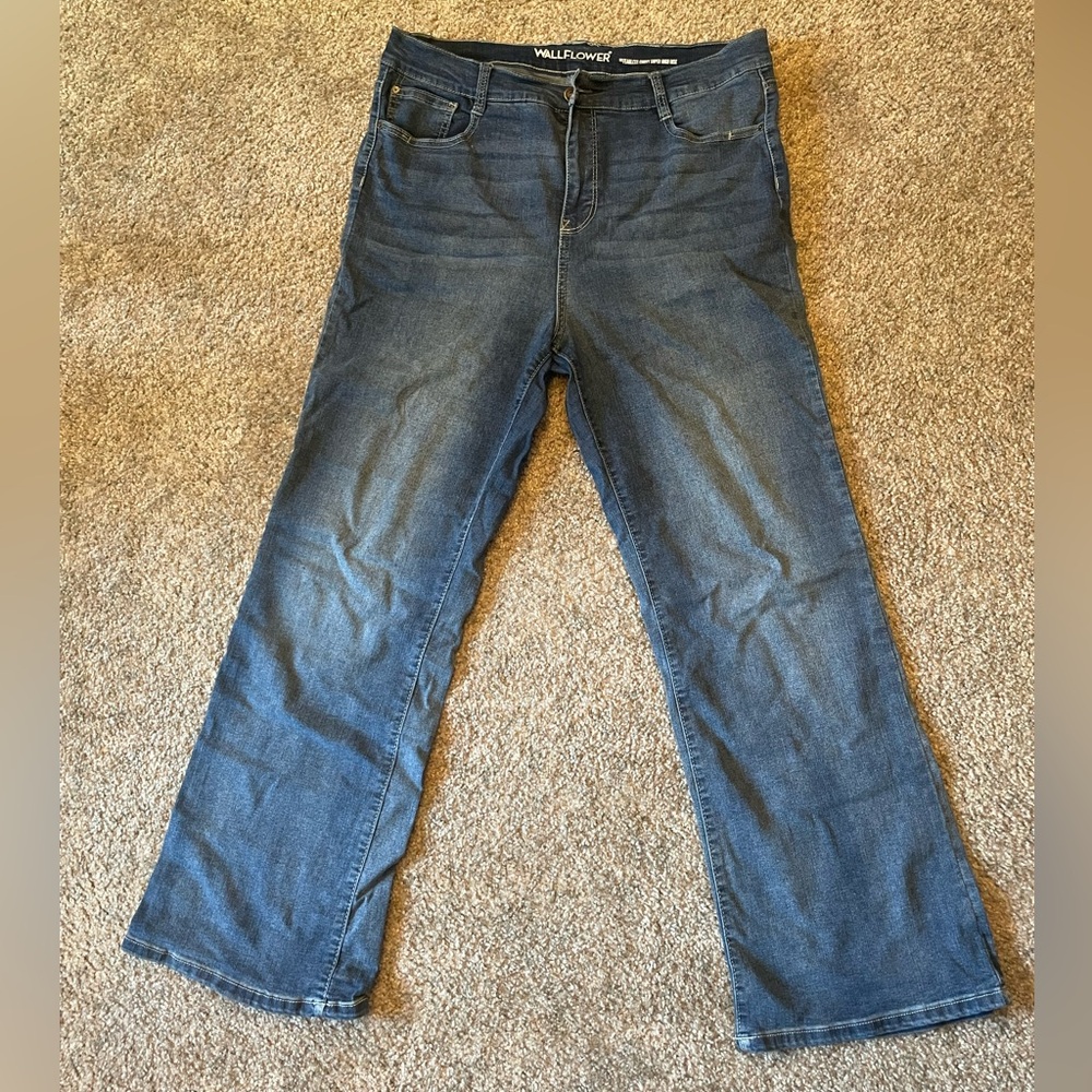 Wallflower Curvy High Rise Jeans
